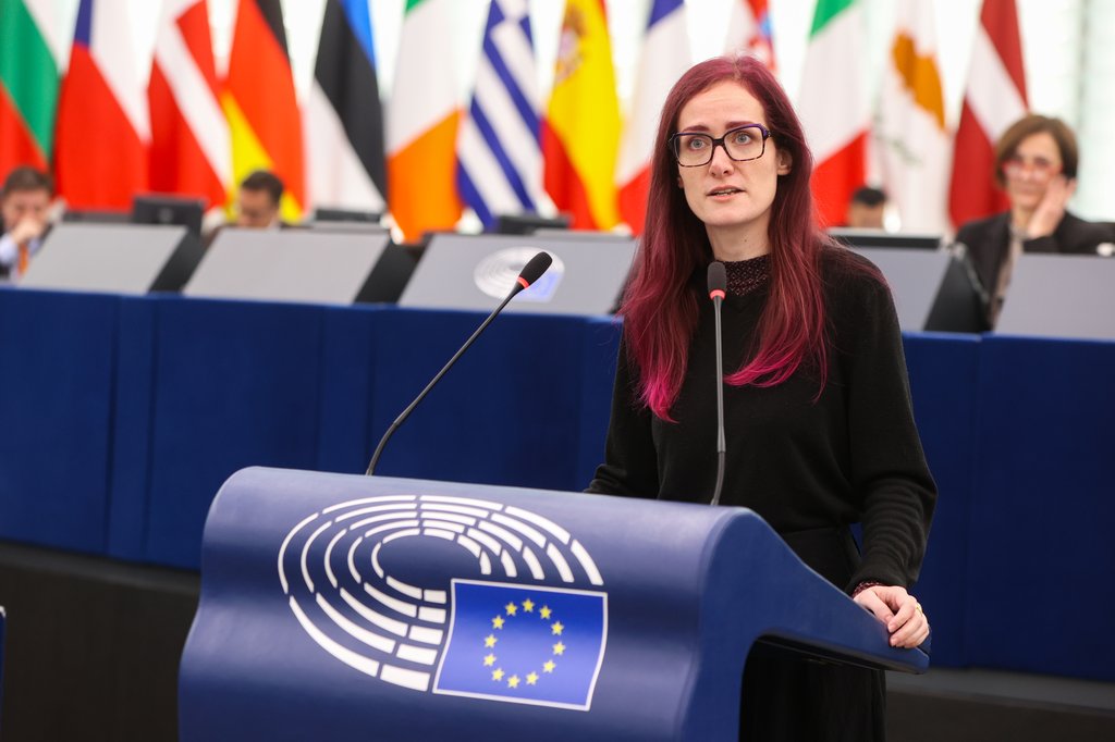 Ruské jaderky a čínské sítě v Evropě? Europarlament říká jasné ne: Gregorová pomohla vyjednat společnou kontrolu investic