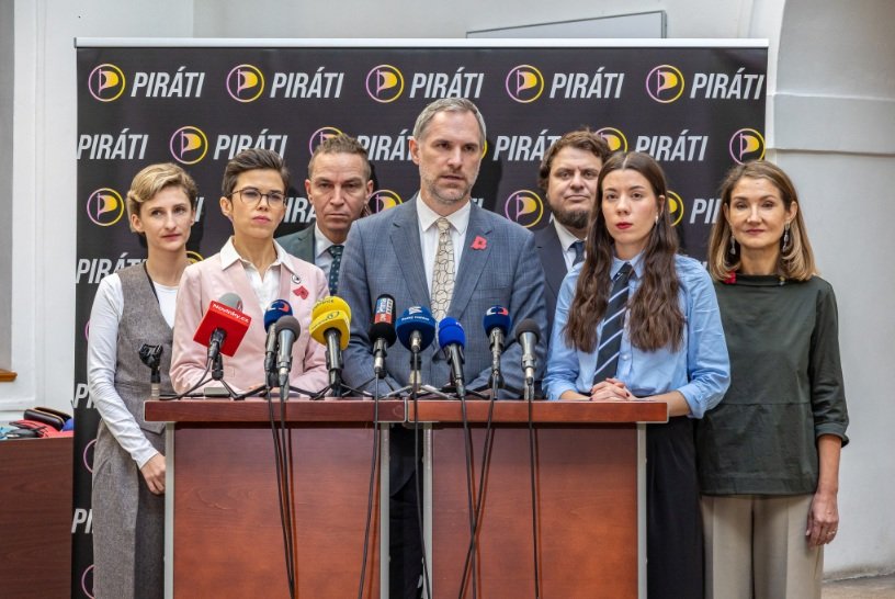 11_11_2025_TK_Snemovna_20