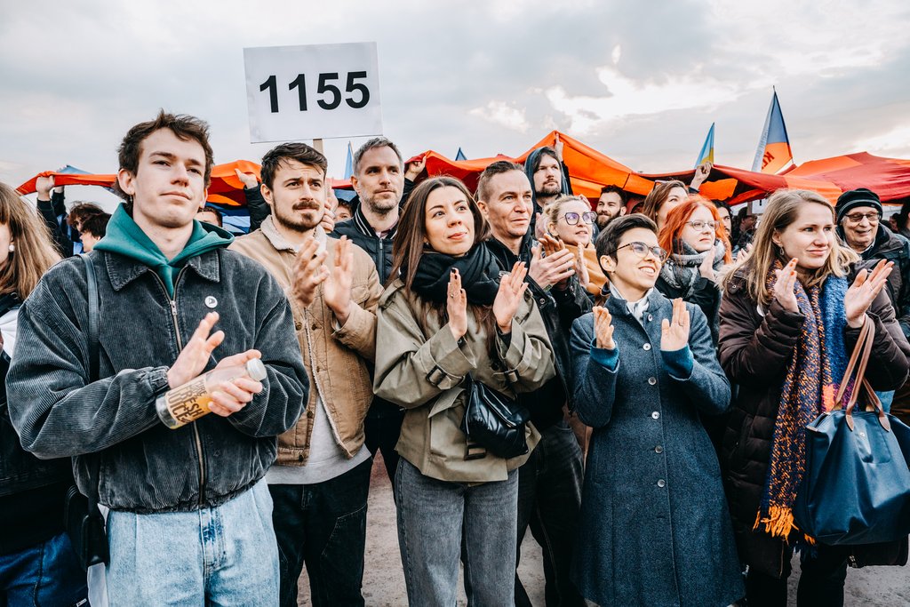 Je za 5 dvanáct. Piráti varují před ohrožením demokracie a  spouštějí kampaň 1155, se kterou budou objíždět republiku. Vyzývají veřejnost k zapojení