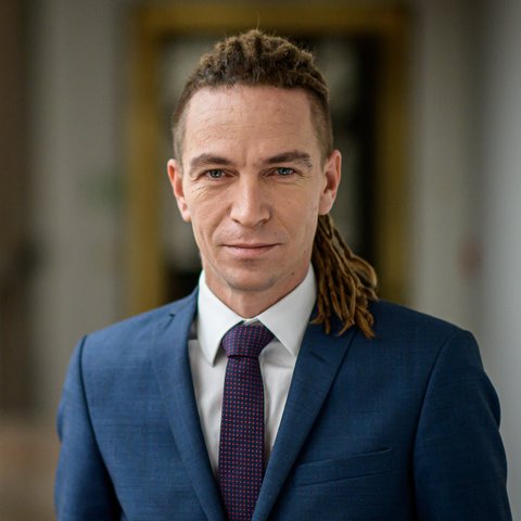  Ivan Bartoš