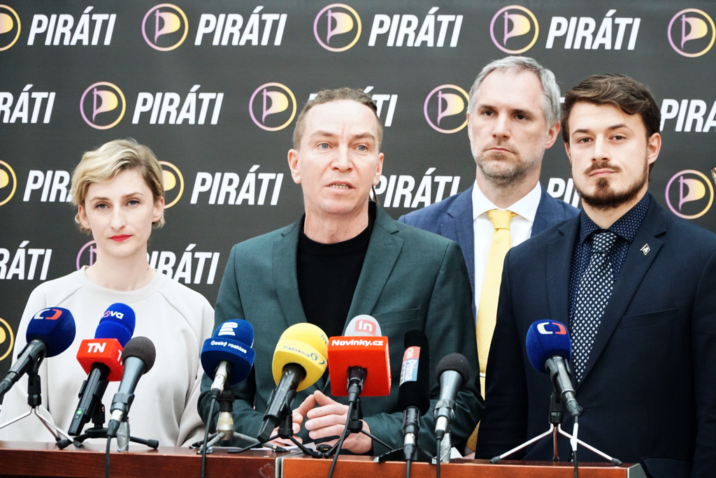 Piráti posílají Evropské komisi nové podklady ke střetu zájmů Agrofertu, rozšíří i trestní oznámení kvůli nevymáhání 7,5 miliardy korun