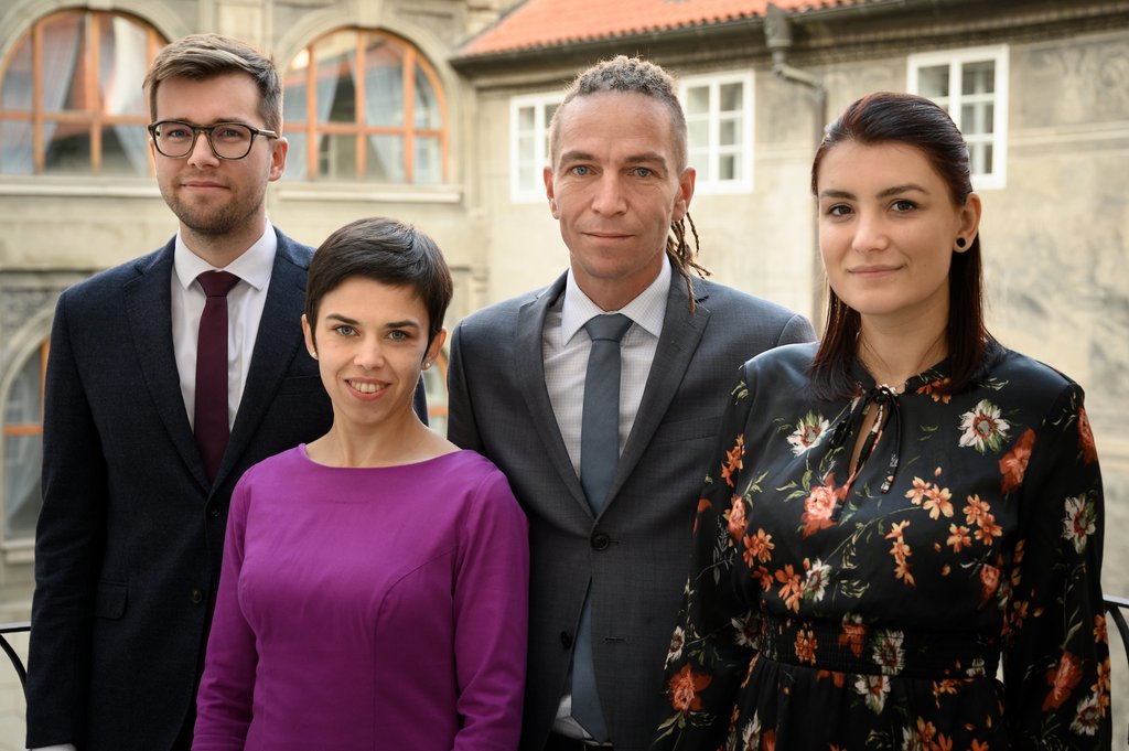 Poslední den sněmovny: Stanjura propadl s návrhem, aby bitcoinoví miliardáři neplatili daně. Prošlo zvýhodnění zaměstnaneckých akcií, které původně iniciovali Piráti