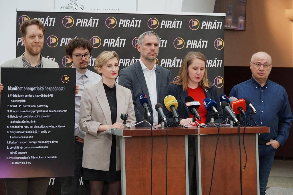 Piráti představili Manifest energetické bezpečnosti. Chtějí snížit závislost na dovozu a zlevnit život lidem