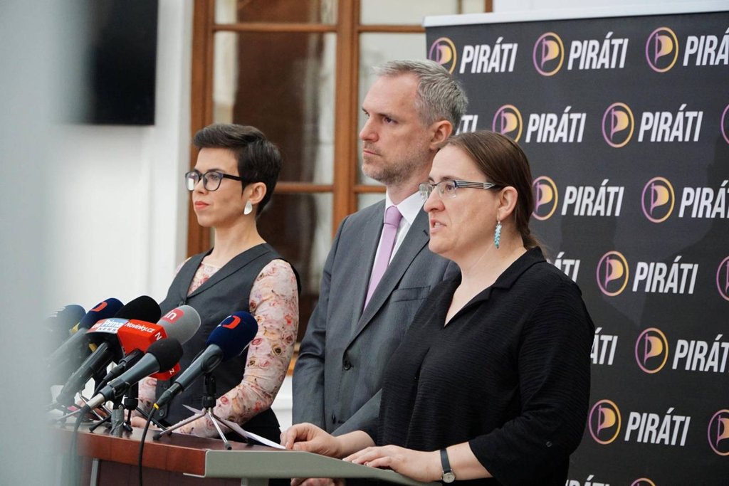 piráti dostupné bydlení stavební zákon